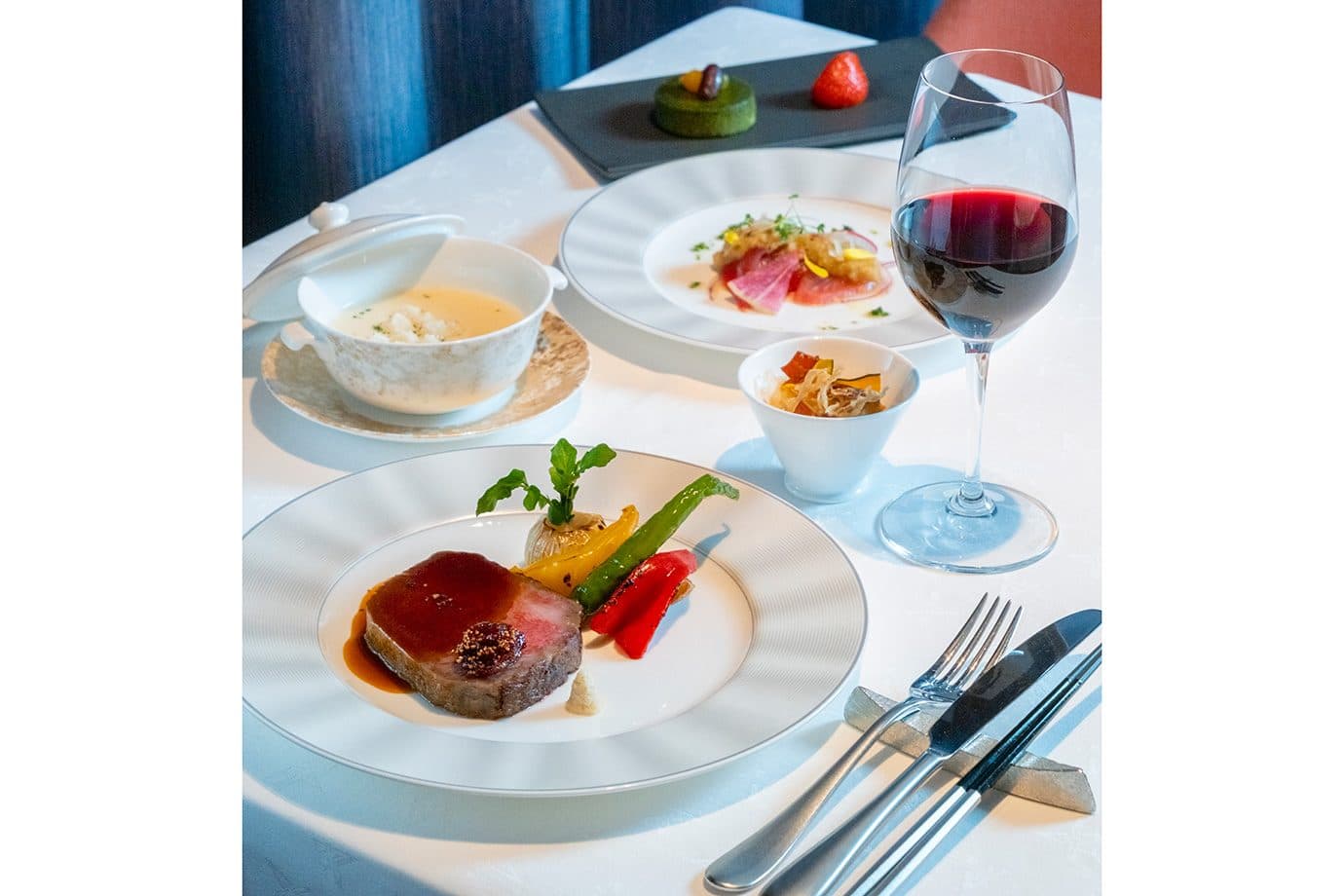 Dinner at the Four Seasons Dining Room aboard ASUKA III